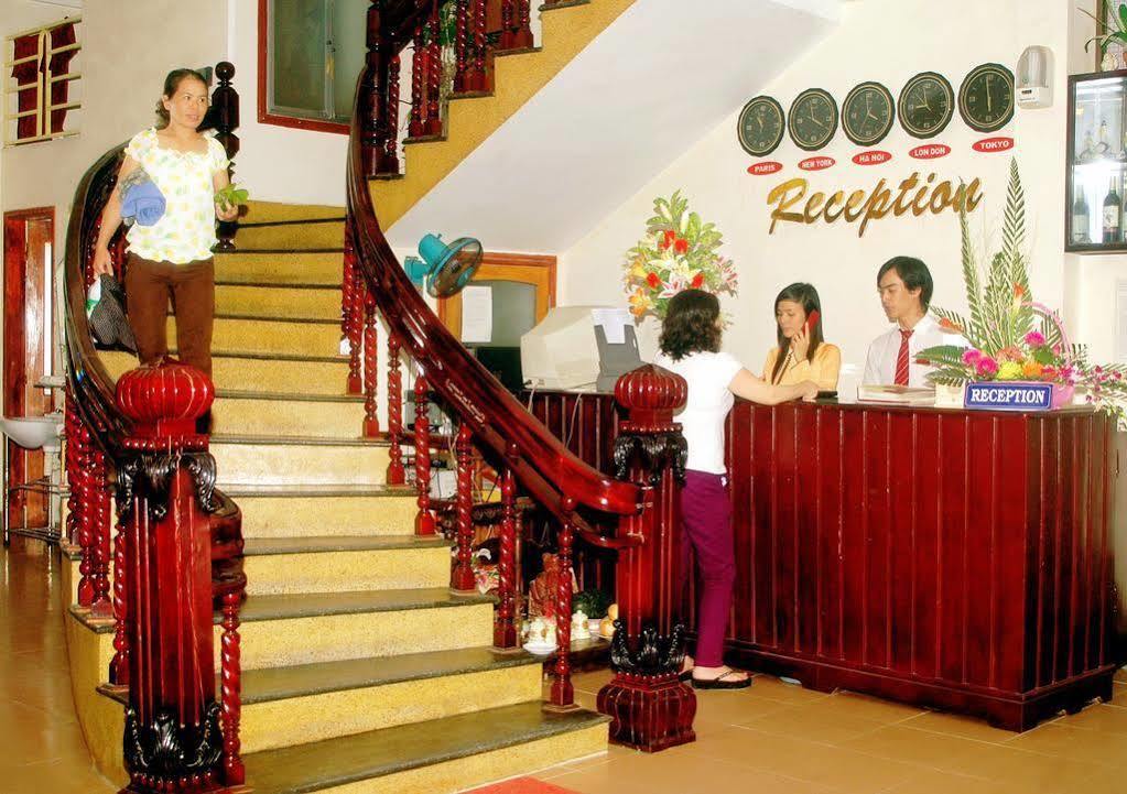 Nhu Phu Hotel Хюе Екстер'єр фото